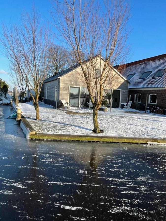 Mooi Vakantiehuis Prachtig Gelegen Aan Het Water Rijpwetering Bagian luar foto