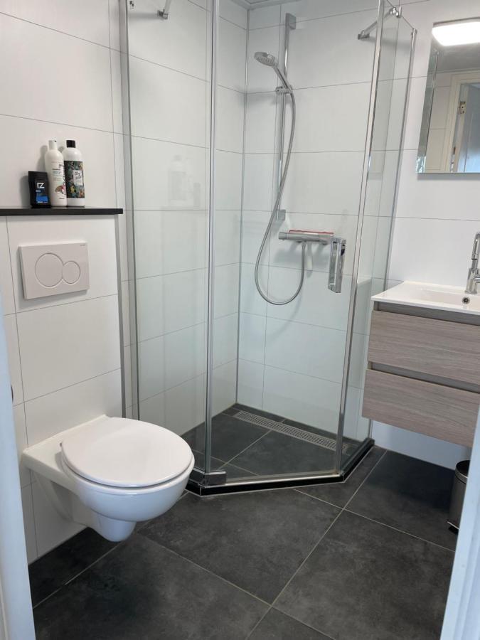 Mooi Vakantiehuis Prachtig Gelegen Aan Het Water Rijpwetering Bagian luar foto